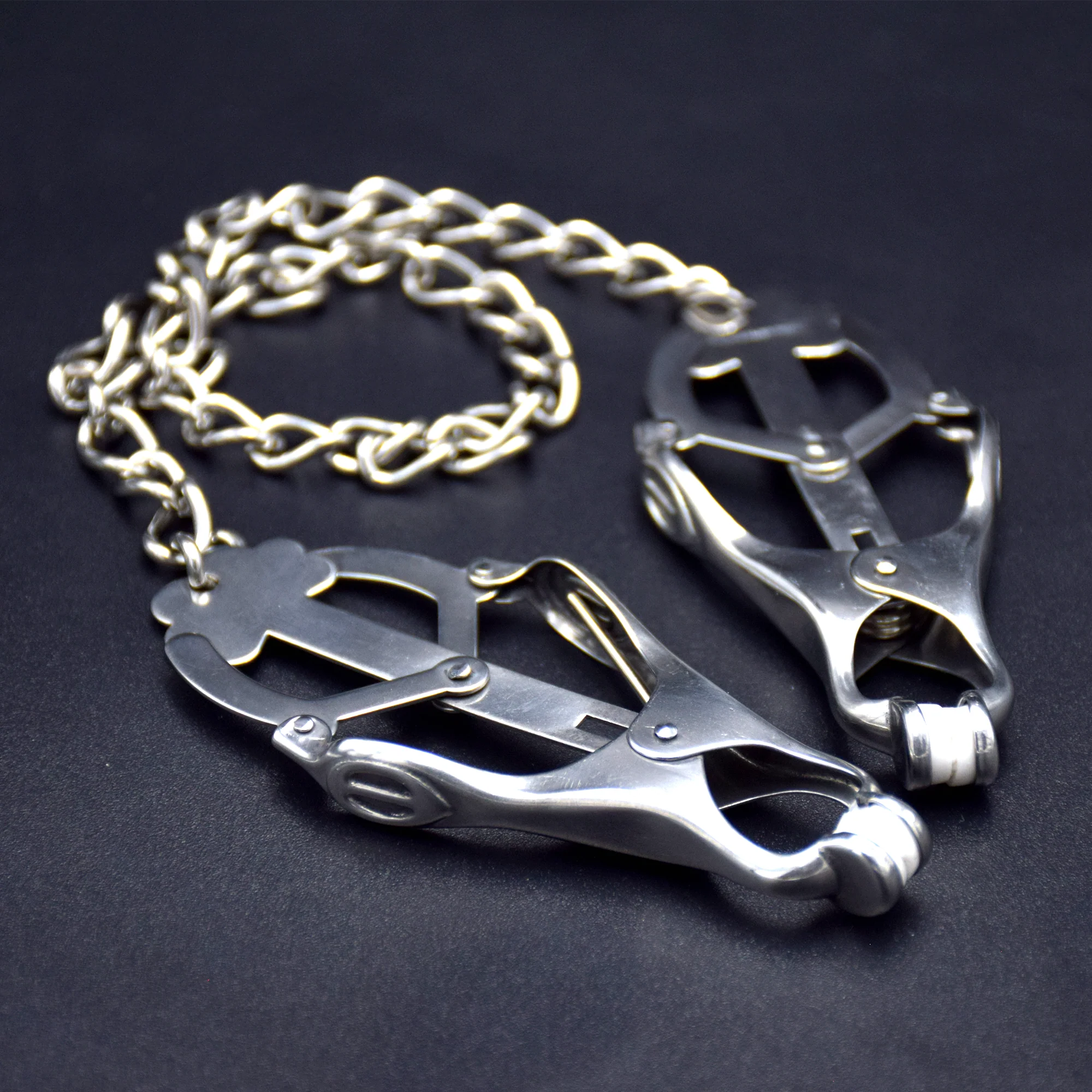 Clover Tit Clamps - Image 2